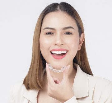 How to Clean Invisalign Clear Aligners | Important Tips, Do’s & Don’ts